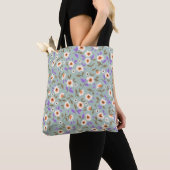 Vintager blumengeschmückter Hintergrund. Blumenmus Tasche (Von Nahem)
