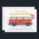 Vintager Bus Retro 70er Geburtstagsparade Einladun Dankeskarte<br><div class="desc">Vintage Busanleitung mit Ballons,  Aufklebern und aufbereitbarem Alter an der Autotür</div>