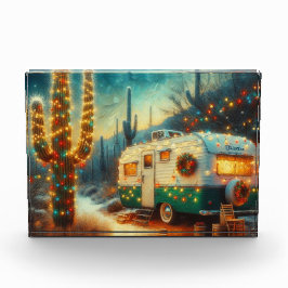 Vintager Camper Weihnachten in der Wüste Saguaro C Fotoblock