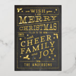 Vintager Chalkboard-Stil Weihnachten außerhalb des Folien Feiertagskarte<br><div class="desc">Freuen Sie sich in diesem Jahr auf eine echte, glänzende Folienkarte im Stil eines Vintagen Restaurants und einer Tafelsignatur im Coffee Shop. Personalisieren Sie einfach das Jahr und den Namen auf der Vorderseite und den gesamten Text auf der Rückseite, um diese Karte zu einem der gleichen Art für Sie zu...</div>