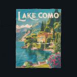 Vintager Comer See Fleecedecke<br><div class="desc">Comer See Malerisches Kunstdesign. Der Comer See,  in der Lombardei Norditaliens,  ist ein hochklassiges Erholungsgebiet,  bekannt für seine dramatische Landschaft,  Set an den Ausläufern der Alpen.</div>