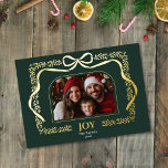 Vintager Coquette Bow Greenery Foto Rahmen Folieneinladung<br><div class="desc">Vintage Coquette Bow Greenery Familie Foto Rahmen Einladung,  Vorlage Weihnachtskarten</div>