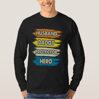 Vintager Daddy Protector Hero Fathers Day T-Shirt