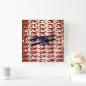 Vintager Doppeldecker auf Scheunen-hölzernen Quadratische Wanduhr (Zuhause)