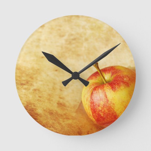 Vintager Entwurf Apples Runde Wanduhr (Vorderseite)