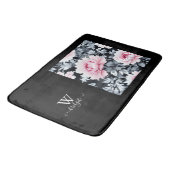 Vintager Garten mit schwarz-rosa Blume Badematte (Schrägansicht)