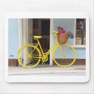 Vintager gelber Fahrrad- und Blumenkorb Mousepad