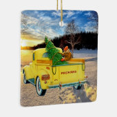 Vintager Gelber LKW im Schnee Keramikornament (Rechts)