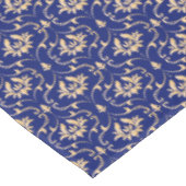 Vintager Golddamast bei Royal Blue Tischdecke (Schrägansicht)