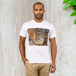 Vintager Goldkompass auf antiker Piratenkarte T-Shirt