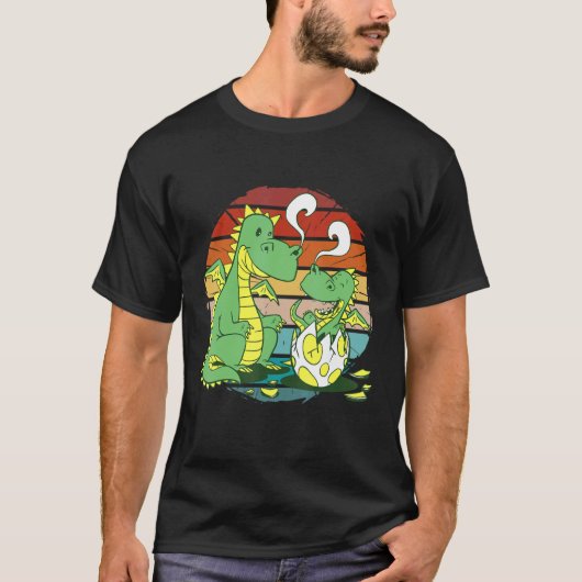Vintager Großbruderdrache und sein kleiner Bruder T-Shirt (Vorderseite)