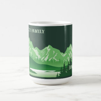 Vintager grüner Bergsee Sonnenuntergang Kaffeetasse