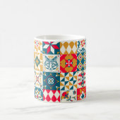 Vintager Hintergrund mit traditionell blauen Flies Kaffeetasse (Mittel)