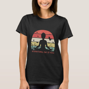 Vintager Internationaler Yogatag für Frauen - T-Shirt