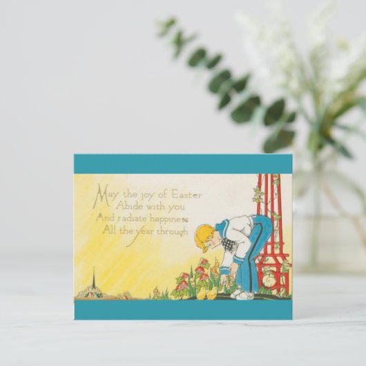 Vintager Junge Füttre Chicks Ostern Postkarte (Stehend Vorderseite)