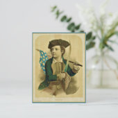 Vintager junger Junge mit Flag & Säbelpostkarte Postkarte (Stehend Vorderseite)