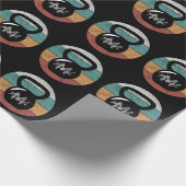 Vintager kettlebell benutzerdefinierter Monogrammn Geschenkpapier (Ecke)