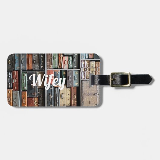 Vintager Koffer Wifey Wanderlust Funny Gepäckanhänger (Vorderseite horizontal)
