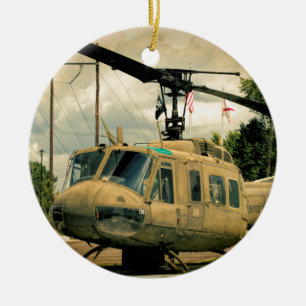 Vintager Militär-Hubschrauber Vietnam-Ära-Uh-1 Keramikornament