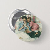 Vintager Muttertag, Kinder, die Karten im Bett les Button (Vorne & Hinten)
