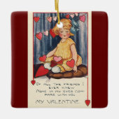 Vintager Niedlicher Valentinstag, Mädchen mit rote Keramikornament (Vorderseite)