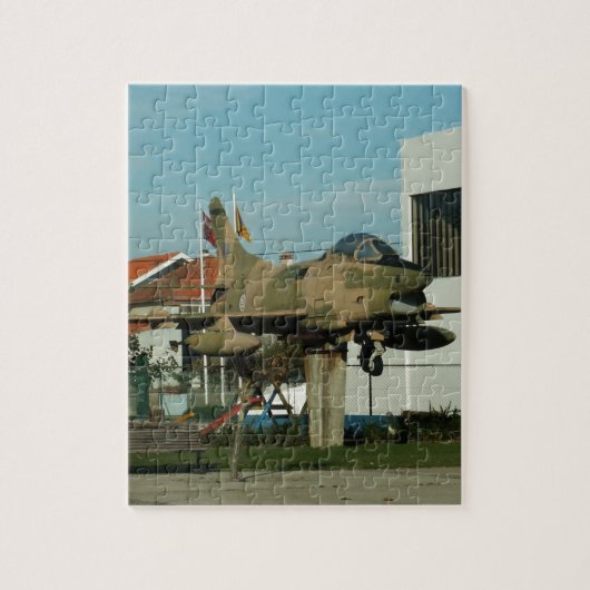 Vintager portugiesischer Kampfjet Puzzle (Vertikal)