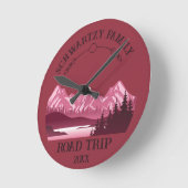 Vintager Red Mountain Lake Sunset Runde Wanduhr (Winkel)