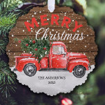 Vintager Red Truck Weihnachten Ornament Karte<br><div class="desc">Vintage Truck Weihnachtsschmuck ist eine festliche Möglichkeit,  Farbe und Dekoration Ihrem Baum hinzuzufügen. Personalisieren Sie mit Ihrem Familiennamen und Jahr.</div>