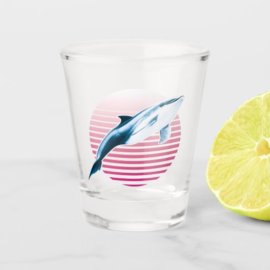 Vintager Retro-Dolphin Schnapsglas (Vorderseite)