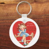 Vintager Retro-Valentinstag, Mädchen auf einem Zau Schlüsselanhänger (Vorderseite)
