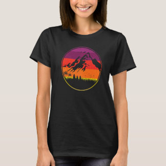 Vintager Retroberg für Kletterer und Wanderer T-Shirt