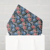 Vintager Revolver mit Spitzen und Blume