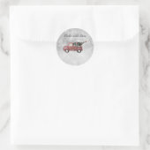 Vintager roter LKW auf grauem Hintergrund Runder Aufkleber (Tasche)