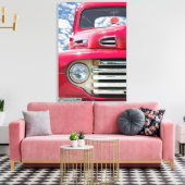 Vintager roter LKW mit verschwommenem Würfel Leinwanddruck (Insitu (Wohnzimmer))