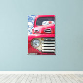 Vintager roter LKW mit verschwommenem Würfel Leinwanddruck (Insitu (Holzboden))