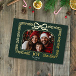 Vintager Rustikaler Bow Greenery Foto Rahmen Folieneinladung<br><div class="desc">Vintage rustikale Coquette Bow Grüne Familie Foto Rahmen Einladung,  Vorlage Weihnachtskarten</div>
