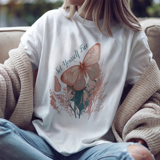 Vintager Schmetterling auf Blume T-Shirt
