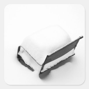 Vintager schneebedeckter Rasen aus Metall Quadratischer Aufkleber