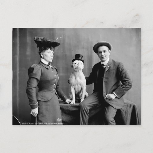 Vintager Schwarz-Weiß-Fotograf-Hund mit Hut Postkarte (Vorderseite)