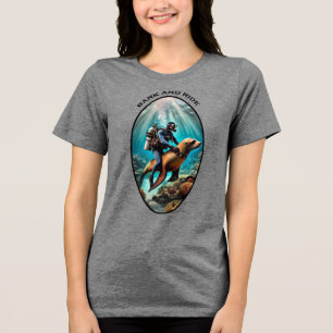 Vintager SCUBA Diving Diver Reiten eines Sea Lion Tri-Blend Shirt