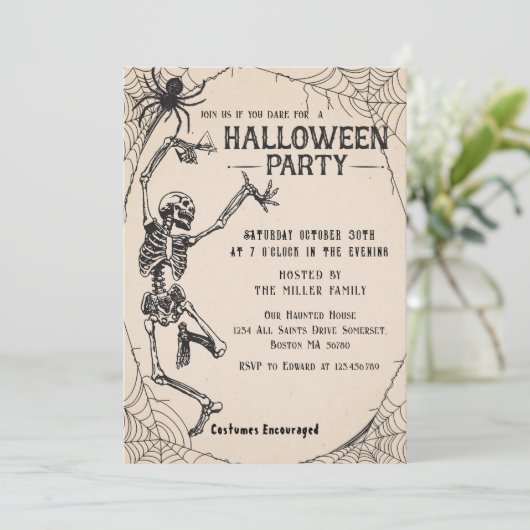 Vintager Skelettcocktail Erwachsene Halloween-Part Einladung (Stehend Vorderseite)