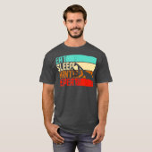 Vintager Sleep Repeat Mantis T-Shirt (Vorne ganz)