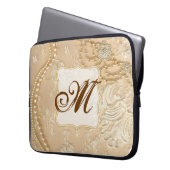 Vintager Spitzenschmuck Vict Monogram 15" Notebook Laptopschutzhülle (Vorderseite Links)