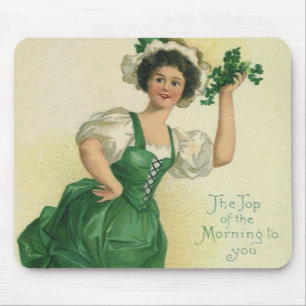 Vintager St. Patrick's Day Irish Lass mit Clovers Mousepad
