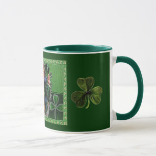 Vintager St. Patrick's Day Man in grüner Tasse