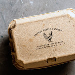 Vintager Stil Familie Bauernhof Eierkarton Briefma Gummistempel<br><div class="desc">Eine Briefmarke aus Vintagem Ei-Karton, perfekt für jeden Familienbetrieb. Dieses Design zeigt Ihren Bauernnamen in gekrümmter Typografie über eine rustikale Hühnerdarstellung. Ihr Slogan und weitere Produktinformationen erscheinen unten. Ideal für Eierschachteln, Visitenkarten, Papiertaschen, Preisschilder und vieles mehr! Klicken Sie auf "Diese Vorlage personalisieren", um den Text zu ändern. Wenn Sie zum...</div>