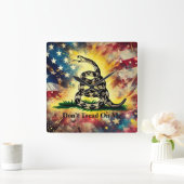 Vintager Stil Gadsden Flag Kunst Quadratische Wanduhr (Zuhause)