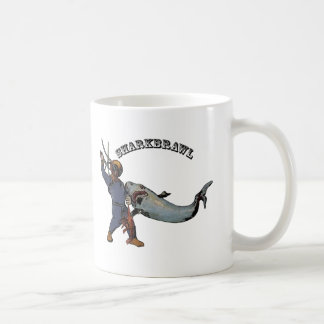 Vintager Taucher, der einen Hai über einem Hummer- Kaffeetasse