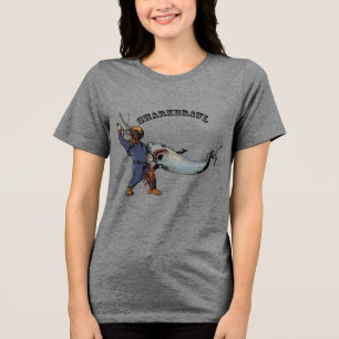 Vintager Taucher, der einen Hai über einem Hummer- Tri-Blend Shirt