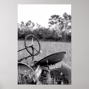 Vintager Traktor in Schwarzweiß Poster